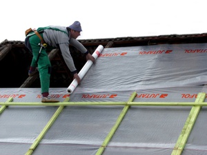 Правила крепления плёночной гидроизоляции на крыше