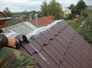 Особенности крепления гидроизоляции к коньковой части крыши