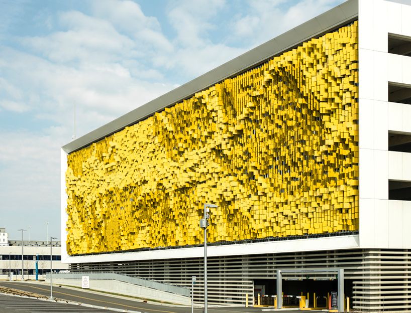 Dynamic facade Eskenazi Hospital in Indianapolis