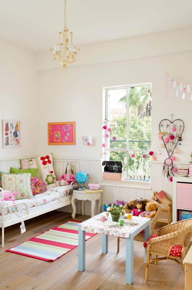 Cottage shabby chic toddler room