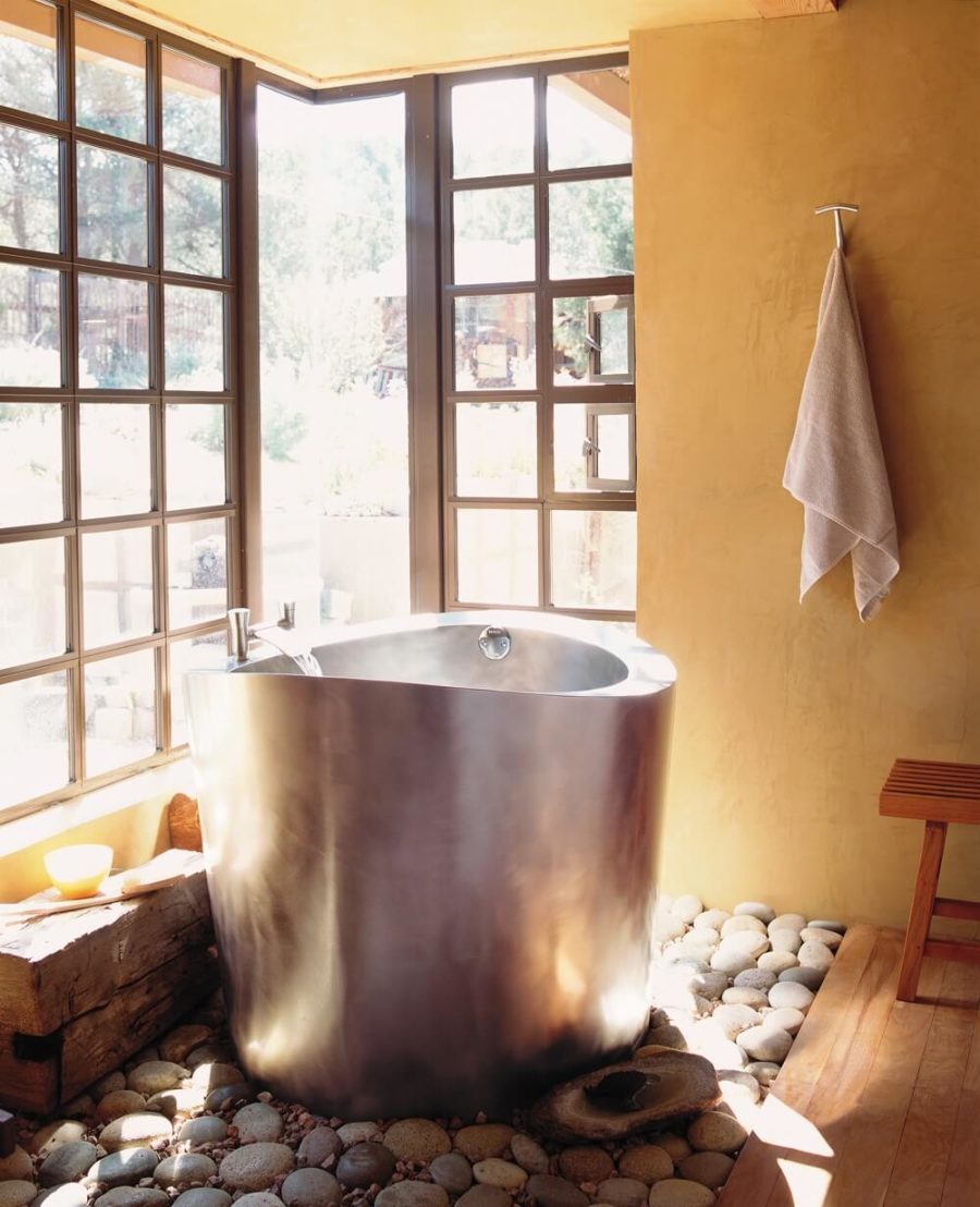 Silver Small Japanese Soaking Tub 900x675 19 Japanese Soaking Tubs That Bring the Ultimate Comfort