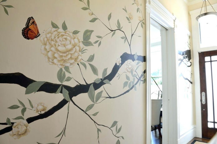рисунки цветов на стенах в коридоре