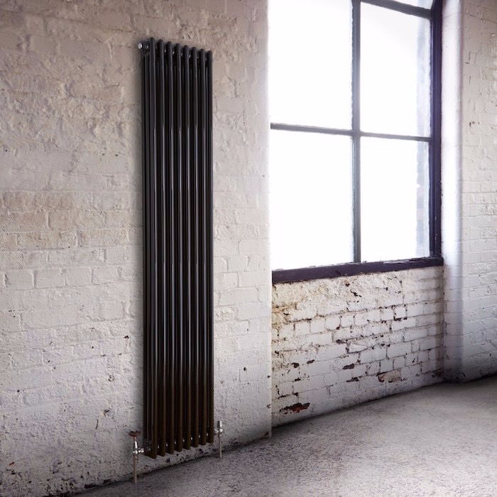 Вертикальный стальной трубчатый черный радиатор для частного дома