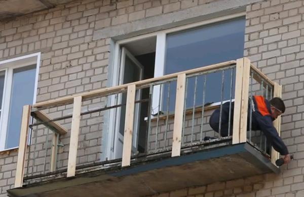 Балконное ограждение - важный элемент, от которого зависит надежность конструкции