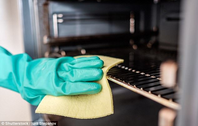 The tips come from an oven cleaning expert, Rik Hellewell, who has an oven cleaning business