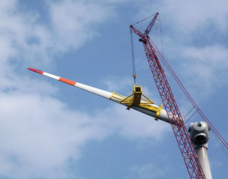 The Scientific Reason Why Wind Turbines Have 3 Blades