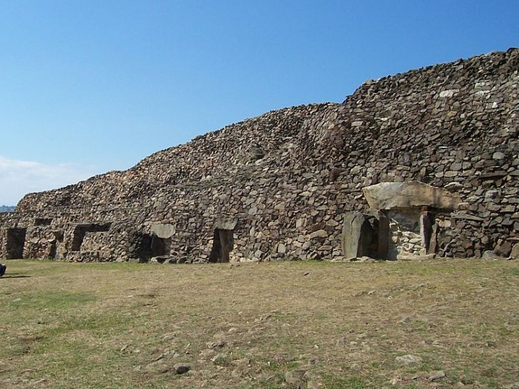 old buildings barnenez