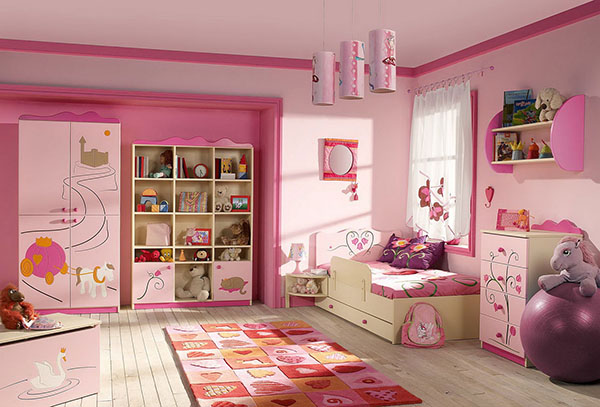 Детская для девочки с розовым интерьером