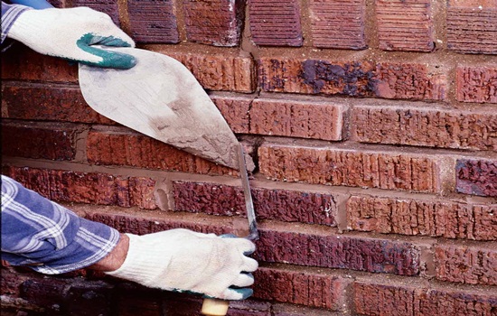 Заделка трещин в кирпичных стенах – технология ремонта