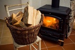 Печь длительного горения раскроет все свои преимущества только при условии использования качественных дров