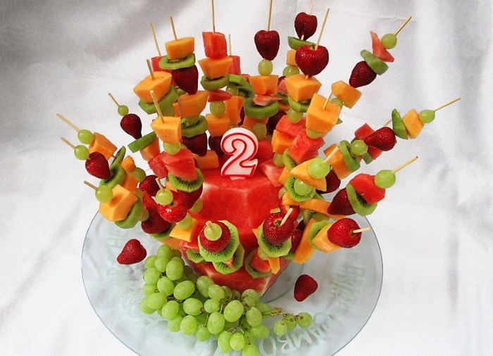 Канапе из фруктов для праздничного стола на день рождения ребенка